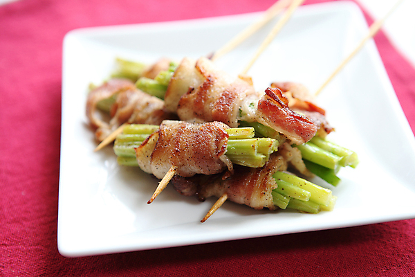 포토 JPG 해외이미지 접시 실내 사람없음 아스파라거스 베이컨말이 베이컨꼬치 분홍색배경 해외포토 식기 음식 분홍색 백그라운드 채소 내부 꼬치 파일형식 이미지허브