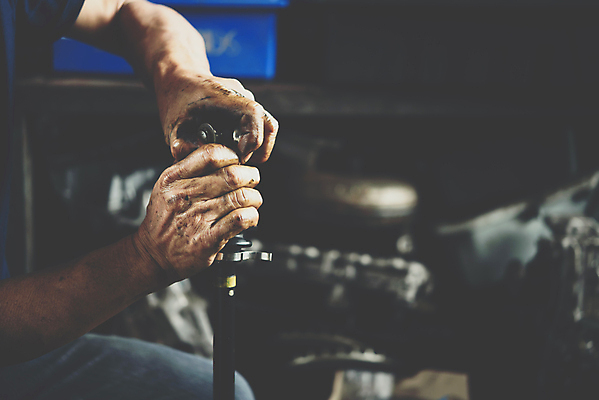 포토 JPG 해외이미지 직업 산업 교통시설 자동차 노동자 사람 사람없음 상점 금속 기계 공연 손상 작업 바퀴 작업실 기술자 변화 수리 브레이크 서비스 타이어 고정 문제 모터 유지 돌봄 자동 제어 조율 차고 해외포토 육상교통 교통 컨셉 모션 재질 이벤트 시설 파일형식 이미지허브