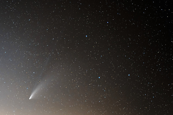 포토 JPG 해외이미지 별 과학 백그라운드 자연 하늘 아침 휴가 사람없음 야외 가로 파란색 빛 컬러풀 글로벌 우주 일몰 이탈리아 새벽 별자리 탐험 달 분위기 야간 신비 꼬리 은하계 먼지 충격 공상 천문학 성운 7월 혜성 수평선 해외포토 주간 자연요소 교육 유럽 컬러 컨셉 노을 날짜 생태계 파일형식 이미지허브