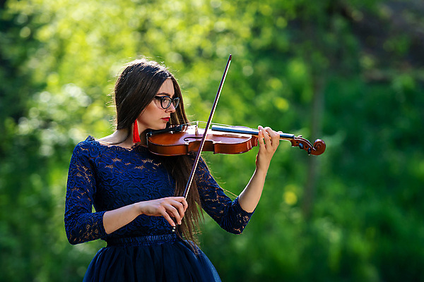 포토 JPG 해외이미지 나무 백인 모델 학생 손 여자 감정 줄 음악 자연 놀이 창조 미술 한명 야외 초록색 빛 유행 귀여움 화목 소리 봄 콘서트 공연 음악가 벚꽃 흰색 기구 숲 바이올린 열정 바이올리니스트 내추럴 멜로디 뮤지컬 플레이어 해외포토 서양인 식물 직업 1 계절 꽃 컬러 컨셉 현악기 문화예술 사람 이벤트 신체부위 연주자 생태계 파일형식 이미지허브