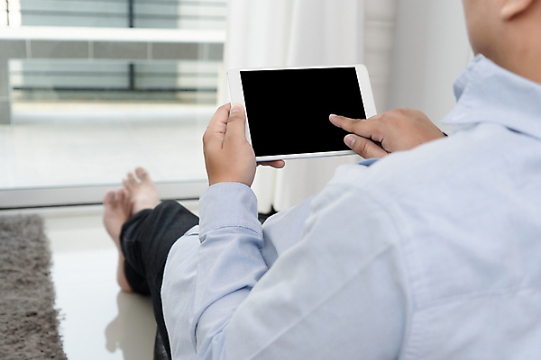 포토 JPG 해외이미지 템플릿 손 디자인 남자 백그라운드 인터넷 비즈니스 통신 모바일 프레임 세포 사람 사람없음 스마트폰 핸드폰 컴퓨터 우주 디지털 스크린 검은색 공백 장비 터치 정보 흰색 잡기 네트워크 메시지 어플리케이션 무선전화기 전화기 스마트 전자 보여주기 고립 터치스크린 목업 해외포토 컬러 컨셉 모션 신체부위 전자제품 스마트기기 파일형식 이미지허브