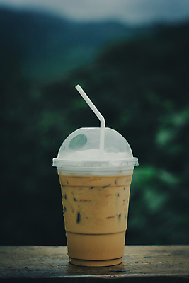포토 JPG 해외이미지 커피 음료 음식 백그라운드 유리 탁자 디저트 실내 사람없음 야외 목재 컵 여름 갈색 식당 거품 카페 우유 머그컵 추위 흰색 신선 시간 작업 달콤 맛 소프트포커스 시원함 플라스틱 설탕 크림 상쾌 시럽 테이크아웃 카푸치노 에스프레소 밀짚 떨림 라떼 모카 카페인 해외포토 나무 식기 계절 감정 컬러 가구 컨셉 재료 모션 재질 유제품 촬영기법 내부 상점 짚 파일형식 이미지허브
