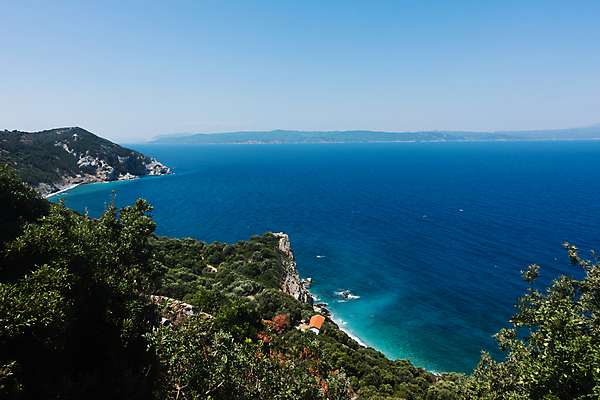 포토 JPG 해외이미지 라이프스타일 웰빙 커플 응시 유럽 물결 바다 섬 여행 가족 휴가 휴식 항해 따뜻함 건강 풍경 사람없음 야외 물 여름 파란색 햇빛 태양 뷰티 반사 항구 수영 대접 도시 뜨거움 보트 고급 그리스 타운 그리스인 인기 해외포토 자연요소 서양인 시선 계절 나라 컬러 컨셉 배_교통 관계 교통시설 생활 수상스포츠 파일형식 이미지허브
