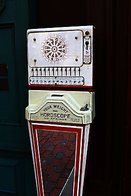 포토 JPG 해외이미지 계절 산업 포스터 하늘 건강 저울 선물 사람없음 그래픽 주방 기계 욕실 골동품 기구 생일 중세 몸무게 자르기 전갈 심볼 측정 상업 점성술 공상 파운드 암 계량기 궁수 돌봄 제어 해외포토 기념일 돈 절지류 모션 역사 질병 파일형식 이미지허브