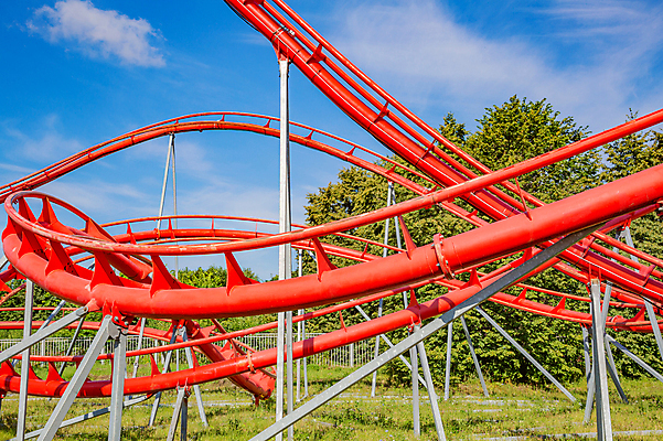 포토 JPG 해외이미지 주간 행복 곡선 하늘 휴식 사람없음 야외 빨간색 맑음 놀이공원 주말 롤러코스터 해외포토 자연요소 감정 선 컬러 컨셉 날씨 테마파크 놀이기구 파일형식 이미지허브
