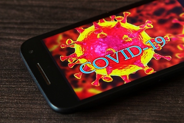 포토 JPG 해외이미지 디자인 지구 과학 백그라운드 컨셉 탁자 모바일 직장 건강 사람없음 스마트폰 핸드폰 우주 스크린 정보 발표 뉴스 바이러스 보호 위생 스마트 보고서 그림 예방 감염 방송 시스템 거짓 격파 백신 소셜 위생관리 전염병 증상 표제 목업 해외포토 가구 회사 의학 모션 관리 전자제품 스마트기기 질병 파일형식 이미지허브