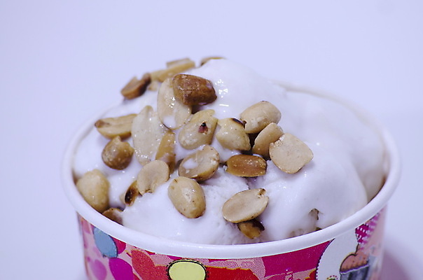 포토 JPG 해외이미지 계절 음식 백그라운드 태국 아이스크림 사람없음 숟가락 얼음 우유 흰색 대접 신선 사발 달콤 맛 상품 시원함 설탕 크림 국자 상쾌 코코넛 요거트 바닐라 젤라또 채식주의자 핸드메이드 비건 해외포토 자연요소 감정 아시아 컬러 컨셉 과일 주방용품 디저트 유제품 수저 사기그릇 채식 파일형식 이미지허브