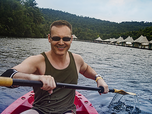 포토 JPG 해외이미지 라이프스타일 남자 호수 스포츠 바다 여행 교통시설 자연 휴가 건강 사람 풍경 야외 두명 물 여름 강 운동 자유 보트 숲 카누 카약 캄보디아 노젓기 석호 해외포토 자연요소 계절 아시아 교통 컨셉 배_교통 모션 생활 수상스포츠 시설 생태계 파일형식 이미지허브