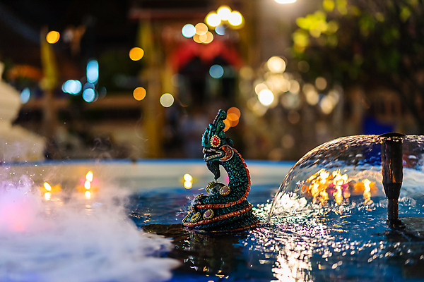 포토 JPG 해외이미지 동물 전통 디자인 아시아 종교 바다 조각 여행 백그라운드 불교 건축양식 태국 하늘 미술 동양인 사람없음 야외 장식 물 파란색 빛 조각상 검은색 골동품 용 뱀 야간 심볼 옛날 해외포토 자연요소 건축 나라 컬러 파충류 문화예술 인종 조형물 파일형식 이미지허브