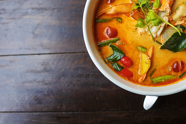 포토 JPG 해외이미지 전통 아시아 백그라운드 태국 고추 새우 건강 요리 동양인 사람없음 목재 빨간색 저녁식사 버섯 흰색 신선 뜨거움 사발 맛 수프 레몬 허브 해산물 매움 라임 지역 후추 카레 점심식사 인기 입가심 해외포토 나무 식물 나라 음식 컬러 컨셉 채소 과일 재료 갑각류 인종 식사 사기그릇 향신료 파일형식 이미지허브