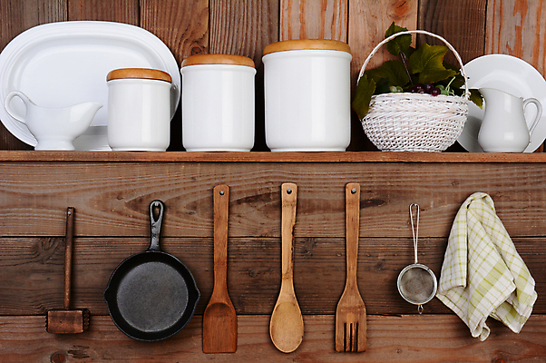 포토 JPG 해외이미지 벽 포크 잎 포도 날씨 선반 주택 매달리기 사람없음 내부 목재 수건 갈색 바구니 주방 숟가락 검은색 골동품 흰색 기구 프라이팬 망치 손톱 찬장 주걱 수납 옛날 해외포토 나무 식물 식기 손 컬러 가구 과일 재료 모션 주방용품 수저 건물 위생용품 공구 파일형식 이미지허브