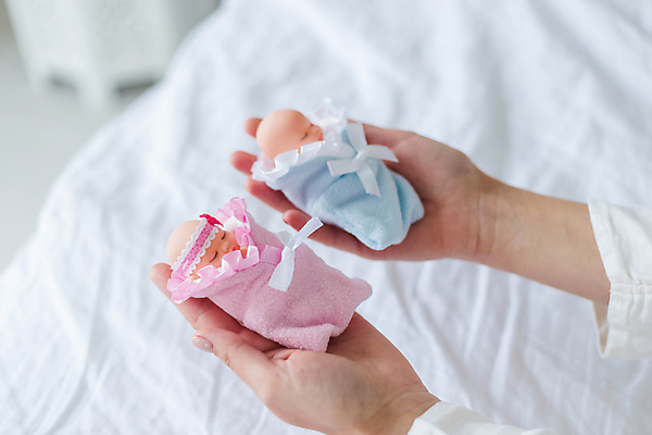 포토 JPG 해외이미지 여자 어린이 분홍색 엄마 건강 관리 소년 사람없음 장난감 희망 침묵 임산부 임신 육아 아기 잡기 기다림 선택 슛 성별 이상 해외포토 남자 감정 컬러 컨셉 가족 모션 사람 소리 파일형식 이미지허브