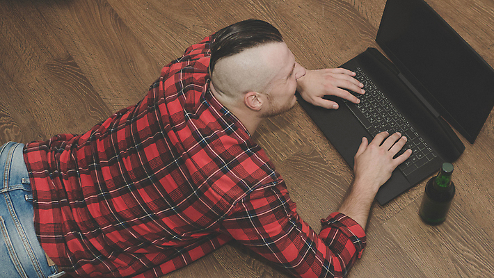 포토 JPG 해외이미지 모델 직업 학생 라이프스타일 남자 행복 안경 얼굴 셔츠 인터넷 비즈니스 노동자 맥주 실내 한명 웃음 사람 노트북 컴퓨터 갈색 유행 디지털 회색 흰색 업무 비즈니스맨 읽기 검색 경영자 온라인 채팅 프리랜서 스타일 해외포토 1 잡화 감정 컬러 상의 모션 주류 표정 내부 생활 신체부위 전자제품 작업 직장인 리더 파일형식 이미지허브