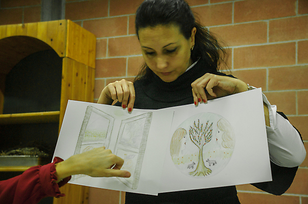 포토 JPG 해외이미지 백인 손 디자인 여자 교육 행복 종이 어린이 분홍색 백그라운드 패턴 학교 추상 프레임 창조 미술 한명 취미 빨간색 파란색 컬러풀 갈색 페인트 물감 장비 흰색 붓 그리기 팔레트 그림 예술가 캔버스 테라피 개발 고립 아크릴 스타일 해외포토 서양인 1 감정 컬러 무늬 모션 재질 문화예술 사람 신체부위 뷰티 미술도구 파일형식 이미지허브