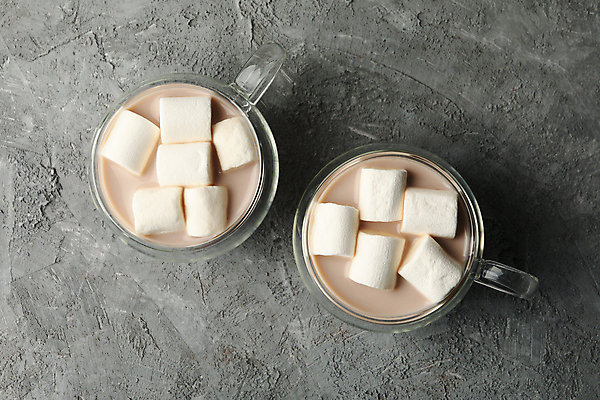 포토 JPG 해외이미지 커피 회색배경 실내 따뜻함 사람없음 하이앵글 두잔 마시멜로우 라떼 해외포토 음료 뷰포인트 백그라운드 2 디저트 내부 회색 파일형식 이미지허브