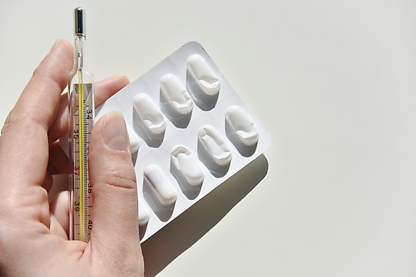 포토 JPG 해외이미지 라이프스타일 손 선 신체 거리 건강 사람 사람없음 치료 약 고통 장비 흰색 기구 뜨거움 열 바이러스 보호 질병 온도계 체온계 측정 오브젝트 예방 감염 온도 고립 돌봄 섭씨 센서 위생관리 전염병 해외포토 감정 컬러 컨셉 의학 모션 관리 생활 신체부위 파일형식 이미지허브