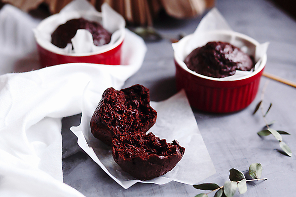 포토 JPG 해외이미지 모양 식기 접시 음식 백그라운드 컨셉 재료 디저트 건강 사탕 요리 사람없음 컵 빨간색 갈색 주방 초콜릿 빵집 장비 회색 흰색 도자기 사발 달콤 맛 작음 설탕 컵케이크 굽기 먹기 준비 흰배경 냅킨 머핀 레시피 곰팡이 방법 백자 캐서롤 페스츄리 핸드메이드 해외포토 빵 컬러 모션 케이크 상점 용기_그릇 사기그릇 크기 구이 파일형식 이미지허브