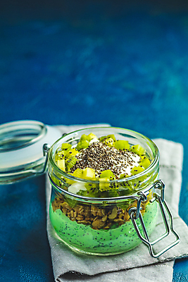 포토 JPG 해외이미지 열매 음식 백그라운드 다이어트 과일 재료 유리 아침 디저트 건강 키위 씨앗 사람없음 목재 초록색 숟가락 우유 흰색 시골 신선 항아리 달콤 아침식사 낟알 시리얼 먹기 유기농 날것 코코넛 푸딩 요거트 내추럴 무스 스무디 오메가 채식주의자 핸드메이드 디톡스 슈퍼푸드 비건 해외포토 주간 나무 식물 웰빙 음료 컬러 모션 재질 유제품 수저 식사 도자기 맛 채식 건강식품 파일형식 이미지허브