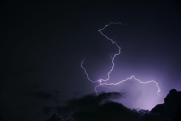 포토 JPG 해외이미지 백그라운드 자연 하늘 날씨 사람없음 빛 어둠 힘 에너지 야간 위험 번개 볼트 폭풍 뇌우 스트라이크 폭풍우 해외포토 자연요소 컨셉 공구 비_날씨 자연재해 생태계 파일형식 이미지허브