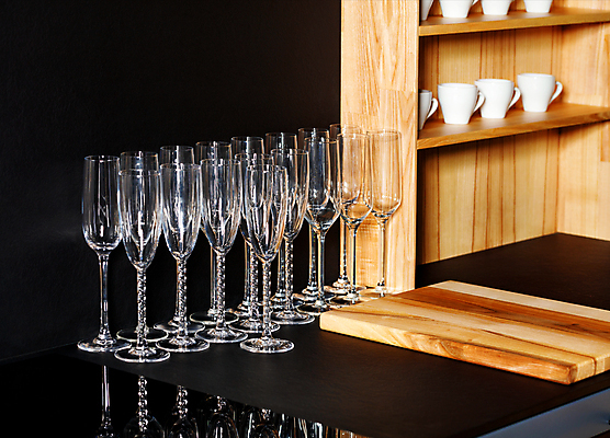 포토 JPG 해외이미지 디자인 실루엣 커피 음료 백그라운드 와인잔 비즈니스 유리 탁자 검은배경 새로움 기념 이벤트 사람없음 컵 빛 반사 파티 우주 상점 식당 검은색 공백 카페 흰색 축하 바 도자기 투명 그룹 우아함 커피잔 크리스탈 오브젝트 서비스 유리그릇 줄서기 취급주의 많음 카피스페이스 해외포토 그릇 식기 컬러 가구 컨셉 술잔 모션 재질 잔 촬영기법 경고 광석 파일형식 이미지허브