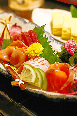 포토 JPG 해외이미지 전통 접시 음식 바다 잎 채소 오렌지 조개 새우 건강 어류 요리 동양인 사람없음 장식 빛 식당 일본 식사 저녁식사 초밥 추위 회 신선 달콤 맛 고추냉이 참치 해산물 날것 연어 고등어 내추럴 점심식사 해외포토 식물 식기 아시아 컨셉 과일 어패류 갑각류 인종 상점 수중동물 양념 일본음식 파일형식 이미지허브