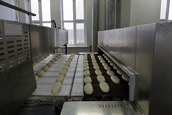 포토 JPG 해외이미지 빵 이동 공장 실내 사람없음 운반 반죽 컨베어밸트 해외포토 음식 컨셉 공업 내부 기계 파일형식 이미지허브