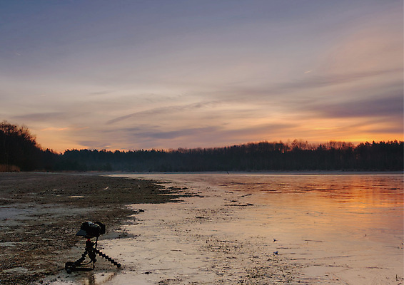 포토 JPG 해외이미지 나무 구름 계절 공원 호수 여행 백그라운드 겨울 자연 하늘 표면 날씨 풍경 사람없음 야외 목재 파란색 빛 햇빛 태양 환경 냉동 얼음 일몰 추위 흰색 균열 매끈함 저녁 네덜란드 질감 장면 내추럴 환상 수평선 겨울풍경 해외포토 자연요소 식물 공공시설 유럽 컬러 컨셉 재료 모션 노을 감각 야간 생태계 파일형식 이미지허브