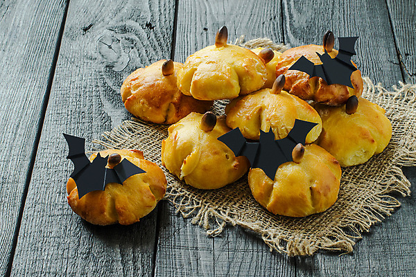 포토 JPG 해외이미지 모양 캐릭터 계절 음식 채소 호박 휴가 디저트 기념 요리 씨앗 사람없음 목재 갈색 노란색 파티 케이크 저녁식사 할로윈 껍질 대접 신선 그룹 황금 달콤 맛 아침식사 굽기 먹기 준비 반죽 브런치 박쥐 아몬드 10월 번 이스트 페스츄리 핸드메이드 해외포토 나무 식물 빵 컬러 컨셉 재료 포유류 모션 이벤트 식사 견과류 날짜 구이 파일형식 이미지허브