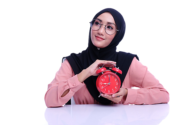 포토 JPG 해외이미지 직업 라이프스타일 응시 감정 종교 시계 손가락 아이디어 한명 손짓 20대 성인 가로 경제 숫자 보라색 기쁨 가리킴 표현 시간 비즈니스우먼 자신감 입 중앙 이슬람교 자르기 긍정 보여주기 히스패닉 경영 고립 관리자 마감 아랍어 카운트다운 해외포토 문자 1 손 시선 여자 컬러 컨셉 비즈니스 모션 사람 청년 생활 신체부위 직장인 파일형식 이미지허브