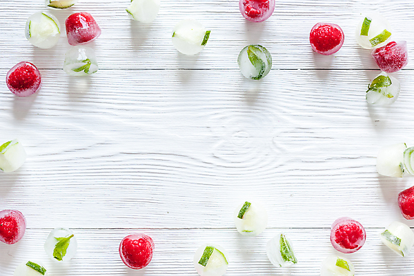 포토 JPG 해외이미지 열매 음료 음식 백그라운드 잎 과일 텍스트 쟁반 요리 사람없음 빨간색 초록색 우주 냉동 얼음 추위 칵테일 투명 플랫 정상 큐브 산딸기 위치 라임 카피스페이스 해외포토 자연요소 식물 컬러 주류 공백 파일형식 이미지허브