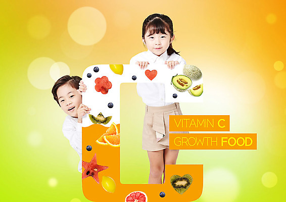 PSD 편집이미지 여자 남자 어린이 과일 수박 키위 사람 상반신 두명 앞모습 약 주황색 한국인 멜론 상쾌 블루베리 비타민 비타민C 어린이만 이미지편집 감정 뷰포인트 컬러 의학 동양인 영양소 파일형식