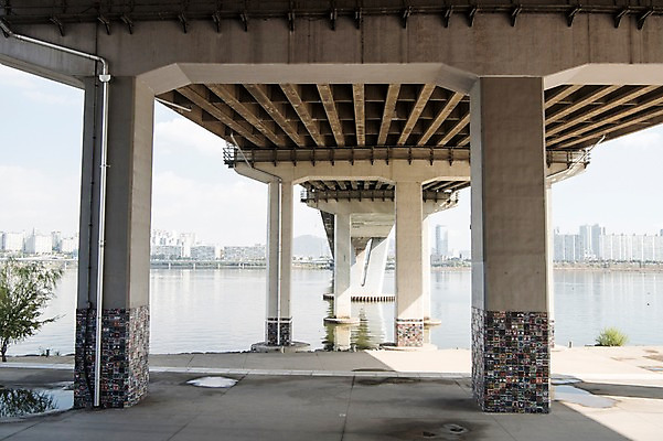 포토 JPG 주간 서울 한국 사람없음 야외 도시풍경 기둥 도시 강가 한강 다리밑 원효대교 국내포토 자연요소 건축 아시아 풍경 강 다리_건축물 아래 랜드마크 파일형식