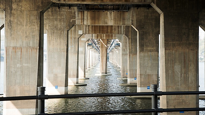 포토 JPG 주간 서울 한국 사람없음 야외 도시풍경 도시 강가 한강 다리밑 동호대교 국내포토 자연요소 아시아 풍경 강 다리_건축물 아래 랜드마크 파일형식