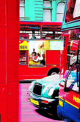 PSD 편집이미지 해외풍경 해외 유럽 도로 유럽풍경 자동차 영국 거리 버스 광고판 사람없음 건물 여름 컬러풀 여름풍경 도시 모던 런던 이층버스 이미지편집 건축물 계절 나라 길 육상교통 컬러 교통시설 대중교통 알림판 풍경 판 파일형식 여름_계절