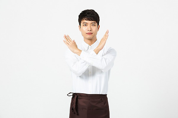 포토 JPG 스튜디오촬영 남자 실내 한명 누끼 사람 상반신 20대 청년 성인 앞모습 앞치마 한국인 금지 거절 흰배경 아르바이트 엄격한 성인남자한명만 비정규직 갑질 소상공인 국내포토 직업 1 뷰포인트 백그라운드 컨셉 비즈니스 동양인 내부 경제 흰색 상인 남자한명만 성인남자만 파일형식