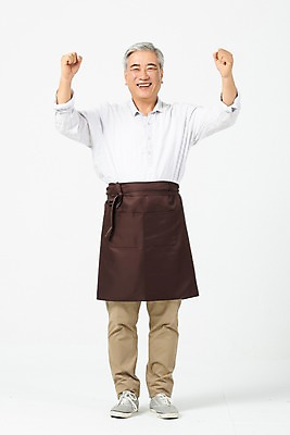 포토 JPG 스튜디오촬영 전신 노년 남자 실내 한명 미소 누끼 사람 앞모습 손들기 파이팅 앞치마 주먹 한국인 구직 60대 흰배경 창업 아르바이트 재취업 노인남자한명만 비정규직 소상공인 국내포토 직업 1 뷰포인트 백그라운드 컨셉 비즈니스 모션 표정 동양인 성인 내부 경제 흰색 상인 자영업 남자한명만 노인남자만 파일형식