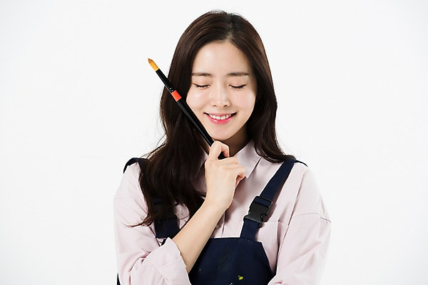 포토 JPG 스튜디오촬영 직업 여자 모션 실내 미술 한명 미소 들기 누끼 사람 상반신 20대 성인 앞모습 눈감음 앞치마 한국인 붓 흰배경 그림 화가 미대생 성인여자한명만 국내포토 1 뷰포인트 백그라운드 문화예술 표정 동양인 청년 내부 흰색 여자한명만 성인여자만 파일형식