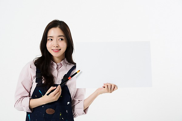 포토 JPG 스튜디오촬영 직업 배너 여자 모션 사각프레임 프레임 실내 미술 한명 미소 들기 누끼 사람 상반신 20대 성인 앞모습 앞치마 한국인 붓 흰배경 그림 화가 미대생 성인여자한명만 국내포토 1 뷰포인트 백그라운드 문화예술 표정 동양인 청년 내부 사각형 흰색 여자한명만 성인여자만 파일형식