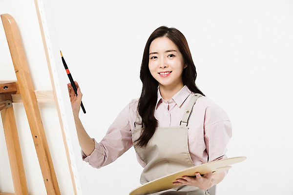 포토 JPG 스튜디오촬영 직업 응시 여자 모션 실내 미술 한명 미소 들기 누끼 사람 상반신 20대 성인 앞모습 앞치마 물감 한국인 붓 색칠 그리기 팔레트 이젤 흰배경 그림 화가 미대생 성인여자한명만 국내포토 1 시선 뷰포인트 백그라운드 문화예술 표정 동양인 청년 내부 미술도구 흰색 여자한명만 성인여자만 파일형식