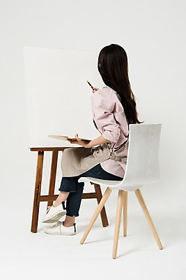 포토 JPG 스튜디오촬영 전신 직업 여자 생각 의자 모션 실내 미술 한명 누끼 사람 앉기 20대 성인 뒷모습 한국인 붓 색칠 그리기 팔레트 이젤 고민 흰배경 그림 화가 미대생 성인여자한명만 국내포토 1 감정 뷰포인트 가구 백그라운드 문화예술 동양인 청년 내부 미술도구 흰색 여자한명만 성인여자만 파일형식