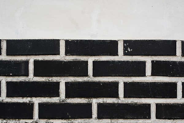 포토 JPG 주간 한국전통 백그라운드 한국건축 벽돌 한옥 기와 근접촬영 사람없음 야외 담장 검은색 돌벽 삼청동 국내포토 자연요소 전통 건축 벽 뷰포인트 컬러 고건축 한국 종로 파일형식