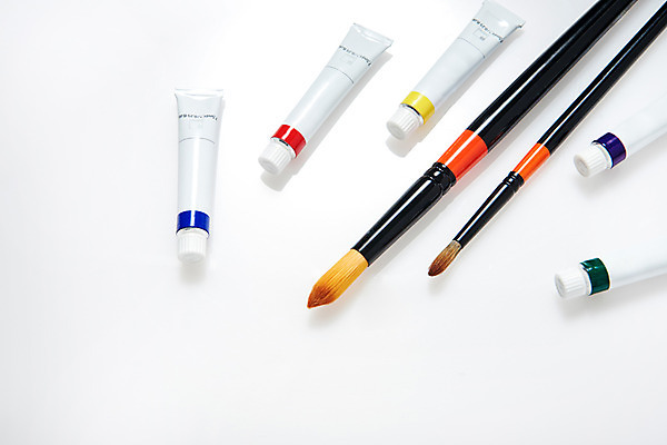 포토 JPG 스튜디오촬영 교육 실내 누끼 사람없음 하이앵글 컬러풀 여러개 물감 붓 오브젝트 흰배경 교구 교육용품 미술교육 에듀 완구용품 창의력 플랫레이 국내포토 뷰포인트 컬러 다수 백그라운드 문구용품 미술 내부 미술도구 흰색 플랫 에듀케이션 파일형식