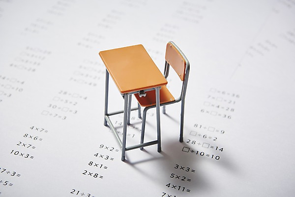 포토 JPG 스튜디오촬영 교육 의자 교재 실내 사람없음 숫자 모형 수학 책상 오브젝트 교구 교육용품 수학교육 문제 에듀 완구용품 창의력 국내포토 문자 가구 교과목 문구용품 내부 에듀케이션 파일형식