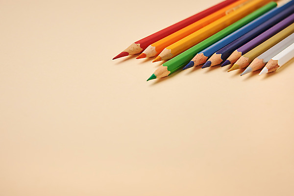 포토 JPG 스튜디오촬영 교육 색연필 실내 누끼 사람없음 컬러풀 여러개 오브젝트 교구 교육용품 에듀 완구용품 창의력 베이지색배경 국내포토 컬러 다수 백그라운드 문구용품 학용품 내부 베이지색 에듀케이션 파일형식