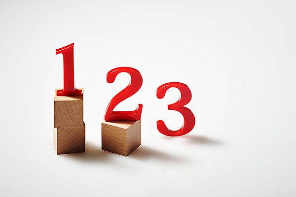 포토 JPG 스튜디오촬영 교육 실내 누끼 사람없음 숫자 쌓기 우승 오브젝트 흰배경 교구 교육용품 2위 3위 등수 에듀 완구용품 창의력 나무블록 국내포토 문자 백그라운드 모션 문구용품 내부 목재 블록 흰색 최고 에듀케이션 파일형식