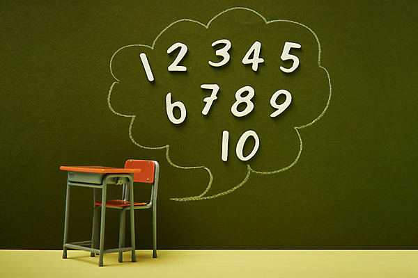 포토 JPG 스튜디오촬영 교육 말풍선 의자 실내 사람없음 숫자 칠판 책상 오브젝트 교구 교육용품 수학교육 에듀 완구용품 창의력 국내포토 문자 가구 문구용품 내부 수학 에듀케이션 파일형식