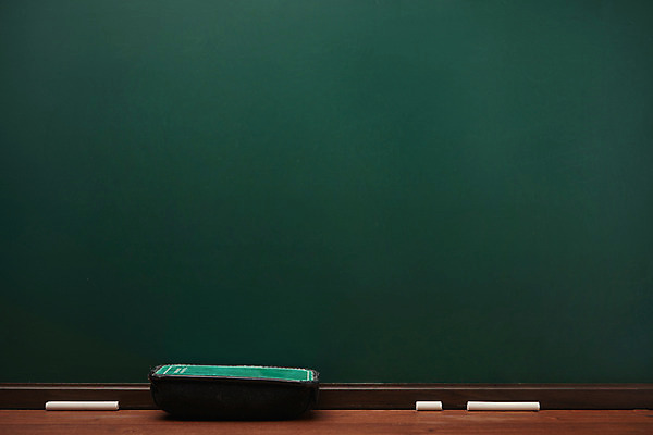 포토 JPG 스튜디오촬영 교육 실내 사람없음 초록색 칠판 오브젝트 분필 교구 교육용품 칠판지우개 에듀 완구용품 창의력 초록배경 국내포토 컬러 백그라운드 문구용품 내부 초크 에듀케이션 파일형식