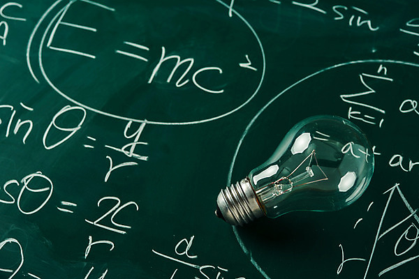 포토 JPG 스튜디오촬영 교육 과학 전구 실내 사람없음 초록색 하이앵글 칠판 오브젝트 교구 교육용품 과학교육 공식 에듀 완구용품 창의력 플랫레이 초록배경 국내포토 뷰포인트 컬러 백그라운드 문구용품 내부 플랫 에듀케이션 파일형식