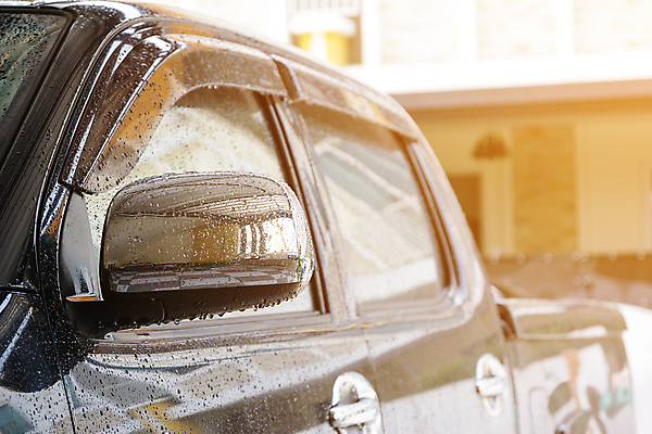 포토 JPG 해외이미지 자동차 사람없음 야외 햇빛 젖음 세차 차문 해외포토 육상교통 태양 파일형식 이미지허브