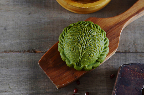 포토 JPG 해외이미지 전통 접시 아시아 문화 음식 백그라운드 주방용품 디저트 기념 연꽃 동양인 사람없음 장식 케이크 축제 중국 달 가을 등불 축하 달콤 정상 반죽 호두 노른자 해외포토 자연요소 식기 계절 꽃 나라 생활용품 컨셉 조명 인종 계란 견과류 맛 파일형식 이미지허브